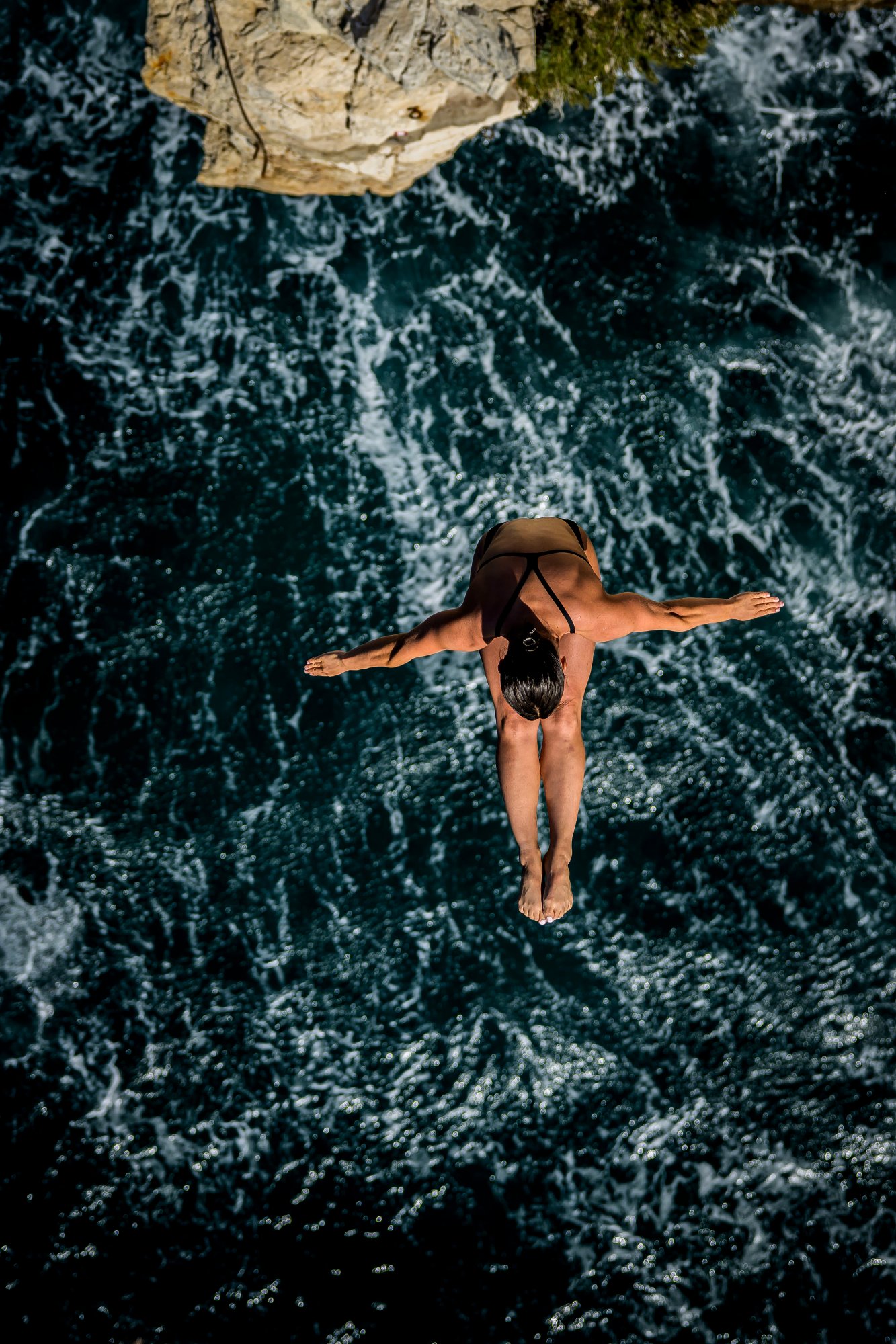 Aerial dive